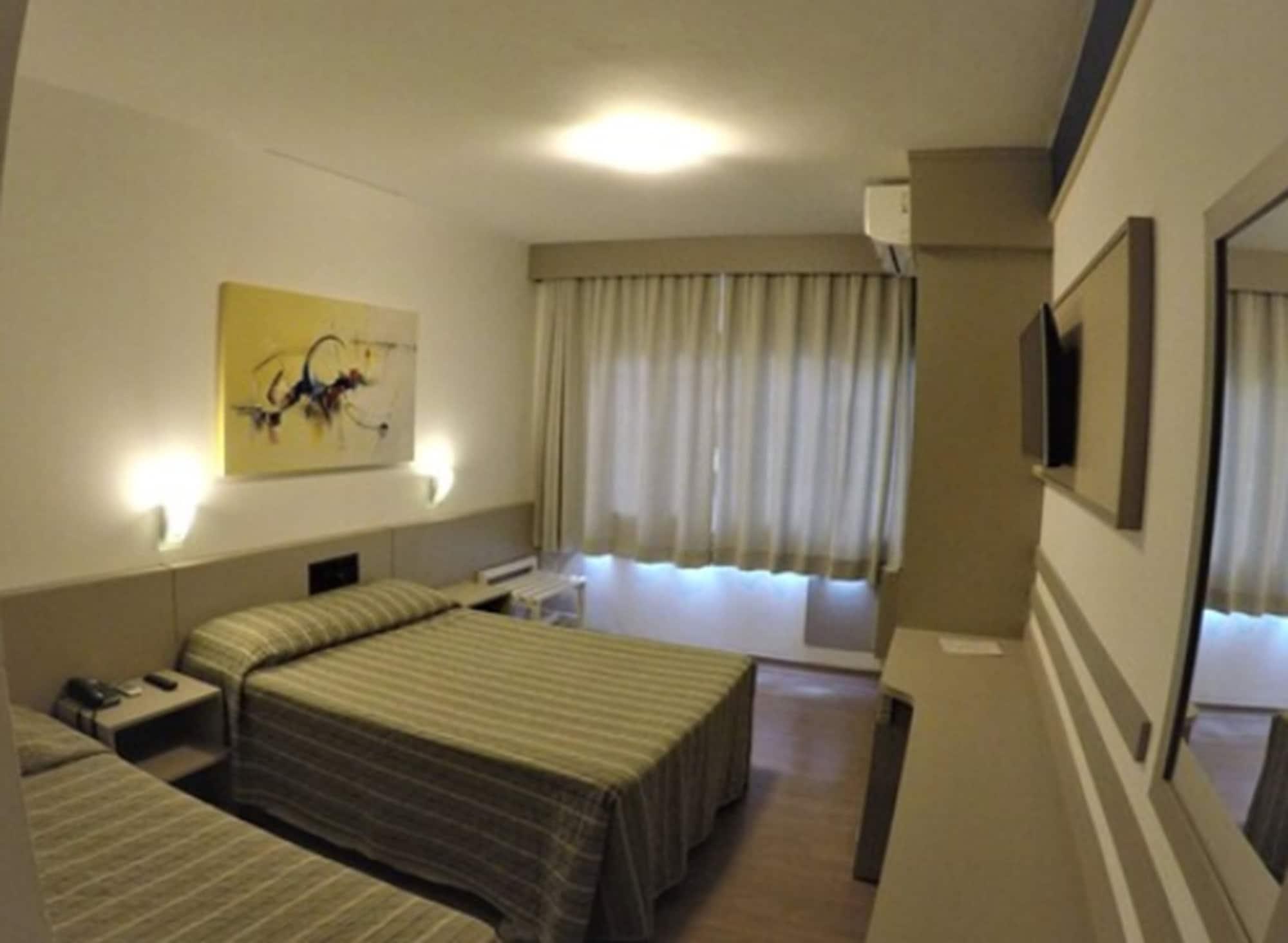 格拉彻普拉亚酒店 Balneário Camboriú 外观 照片